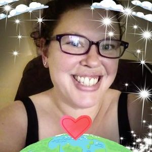 Meet your Posher, Elise